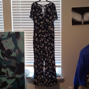 Blue and white floral jumpsuit torrid size 1